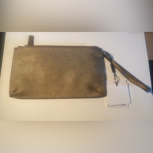 CALVIN KLEIN Wristlet. NEW. Bronze metallic color with Gold hardware. - Picture 8 of 9